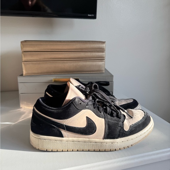 women’s air jordans low shoes - Picture 1 of 5